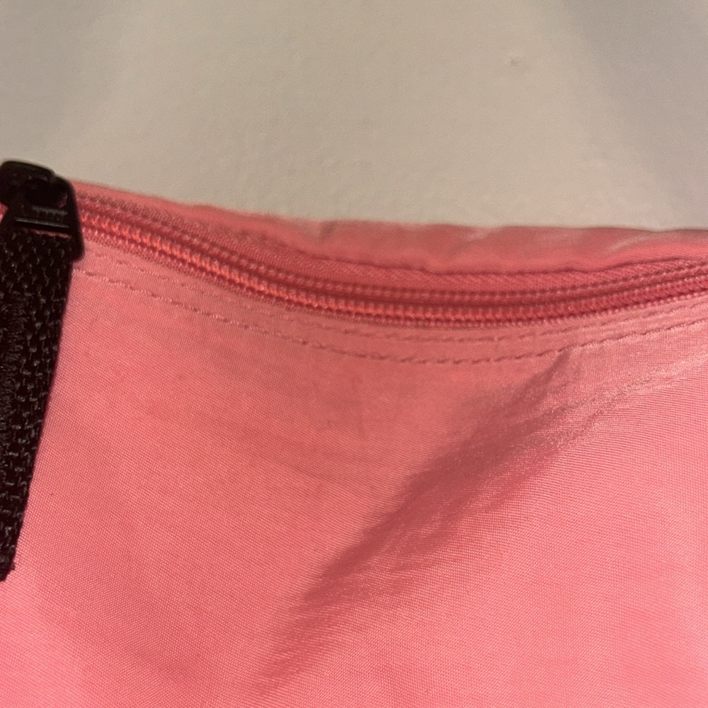 Vans fanny pack in the color pink. - Picture 2 of 5